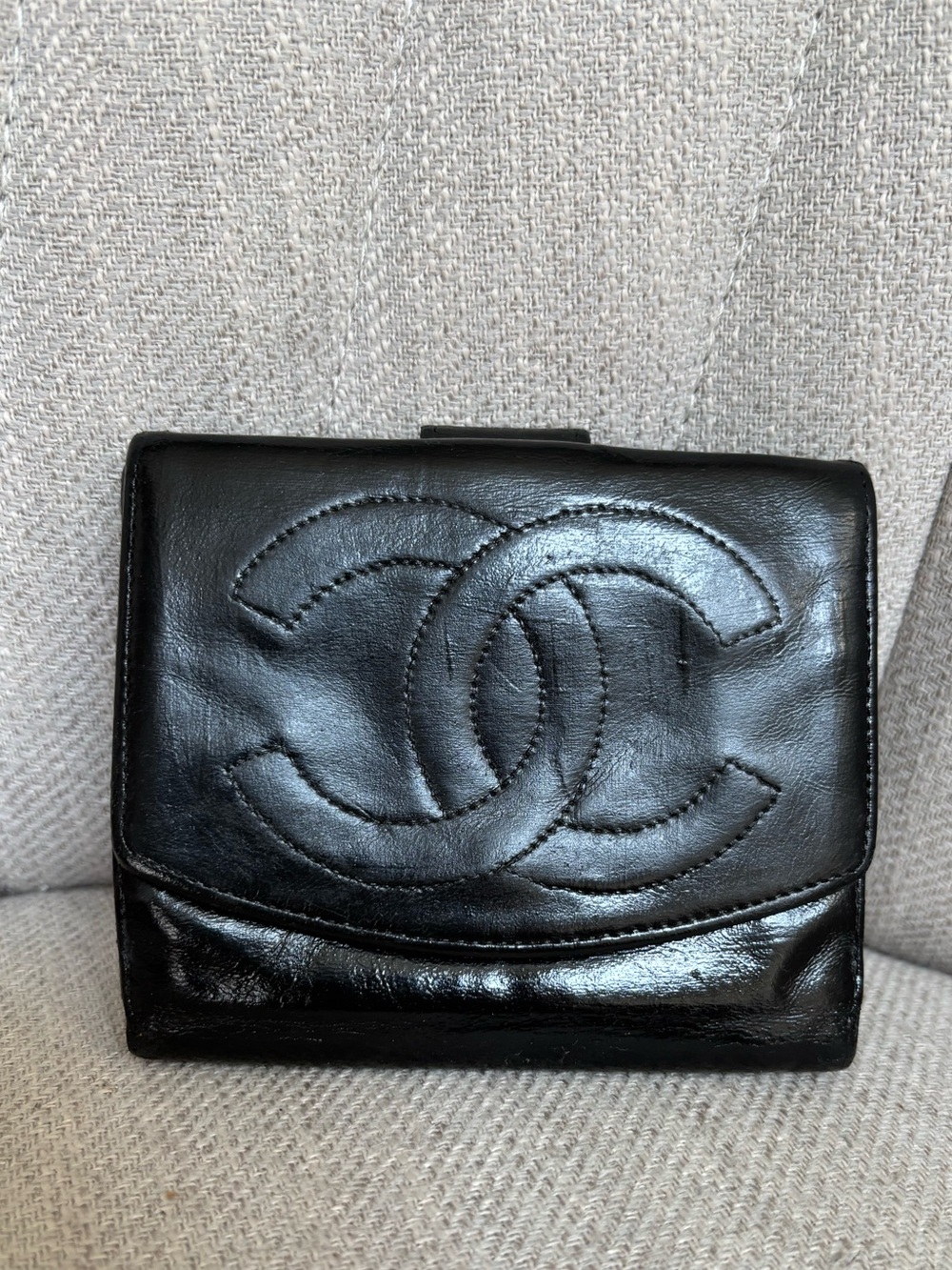 CHANEL CC Black Lambskin Leather Bifold Wallet